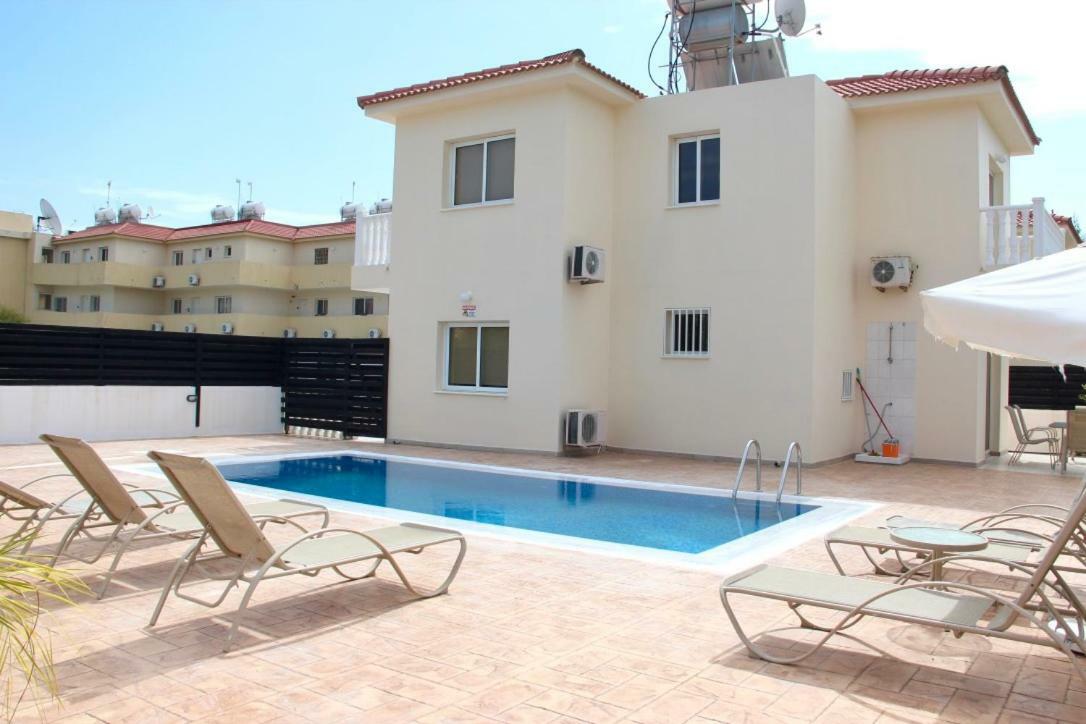 Oceania Villa