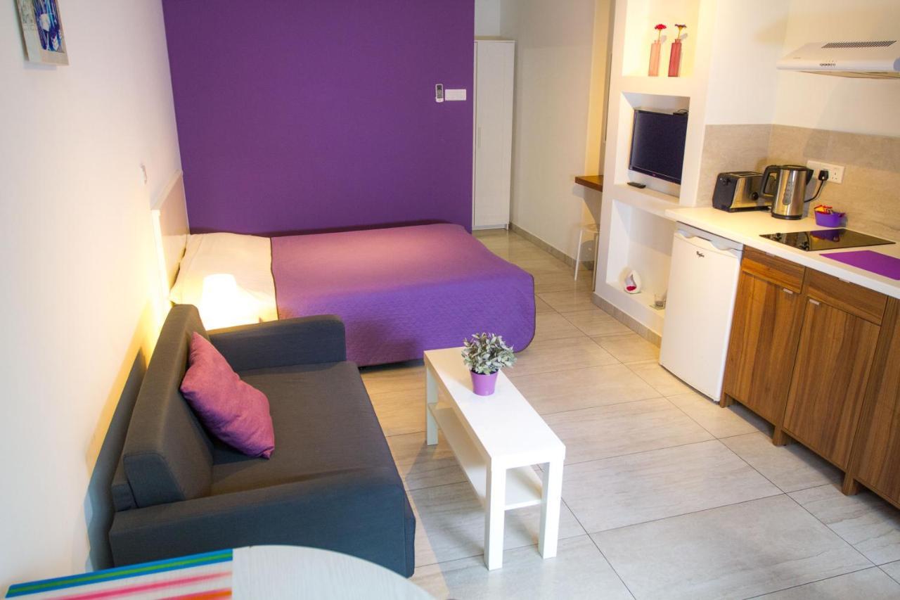 Rainbow Apartment *