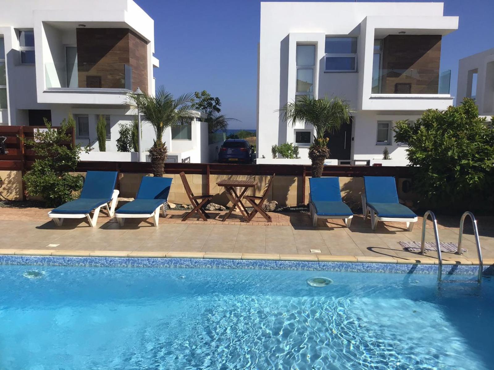 Carolyn * Agia Napa