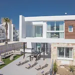 Kube Luxury Villas