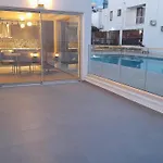 Sky Apartment On The Pool