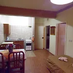 Nick\'S Hotel Apartments