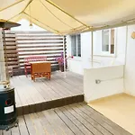Central 2 Bedroom Apt Terrace And Pool