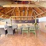 Fame Villa With Private Pool And Gazebo