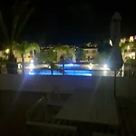 Nissi Sandy Bay C09