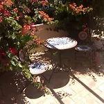 Summer Breeze - Cheerful 2 Bedroom Villa With Pool