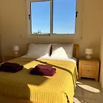 Nissi Elena - Shell Haven Apt