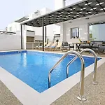 Villa Napa Blu