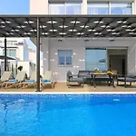 Villa Napa Blu