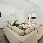 Nissi Villa Christa