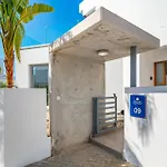 Villa Elite Blu By Ezoria Villas