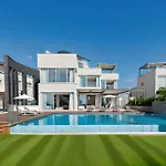 Beachfront Luxury Villa Glory