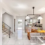 Sweet Seaview Villa