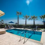 Sunny Coast Villa