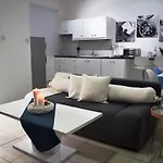 Blue Breeze Luxury Apartment