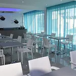 Sunny Blue Hotel