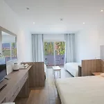 Stratovarius Nissi Rooms