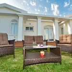 Villa Mia