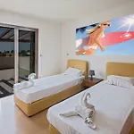 Celebrity Villa Scotty T I3