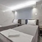 Gevoni Deluxe Suites