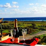 Nissi Avenue Suites