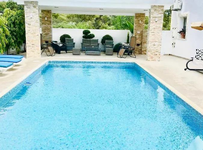 Aphrodite Nissi Villa