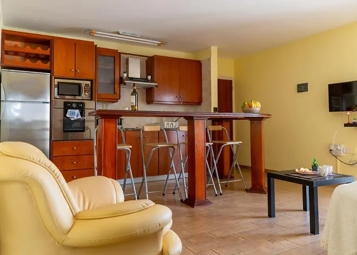 Stay Gold Feathers Apartment