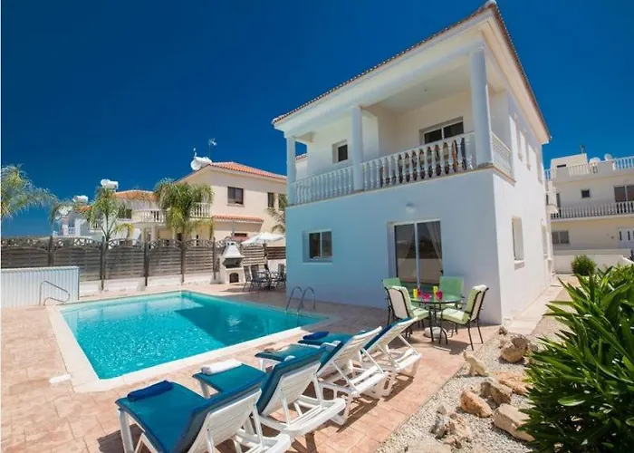 Carilisto Villas Big 4 Bedrooms In Center Of Ayia Napa