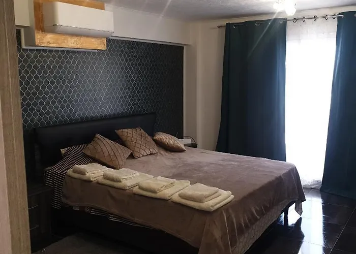 Ahoy Deluxe Apts