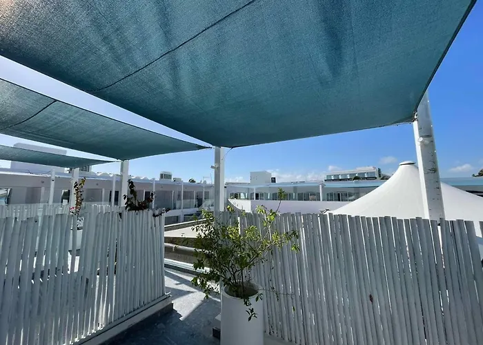 Ocean Dreams Suites - By The Harbour
