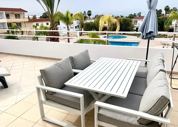 Nissi Sandy Bay C09