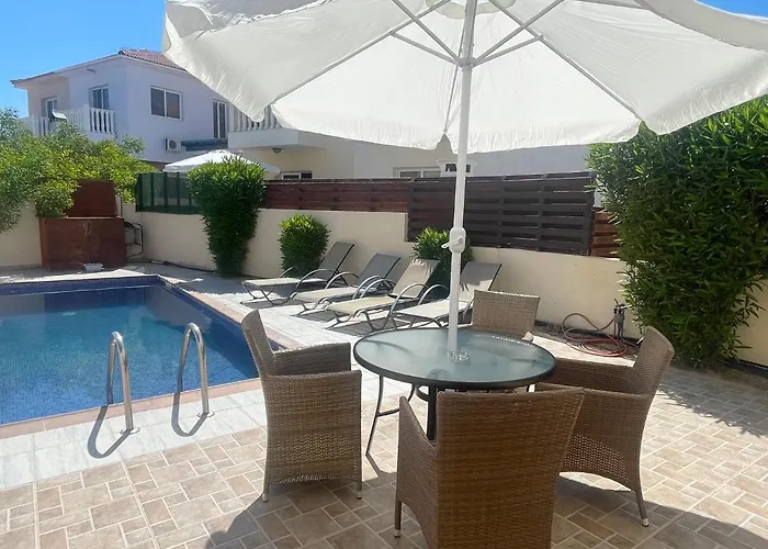 Nissi Beach Golden Villas