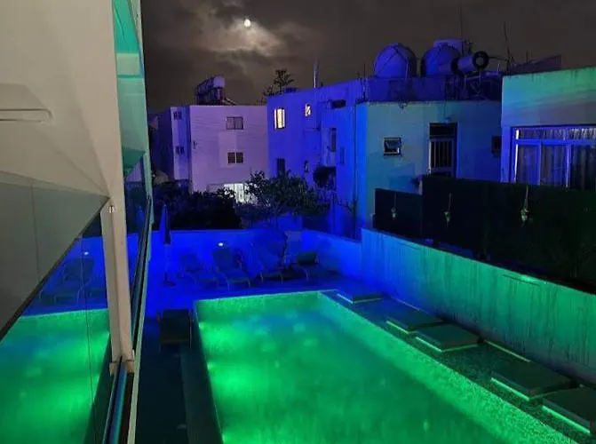 Sunny Blue Hotel