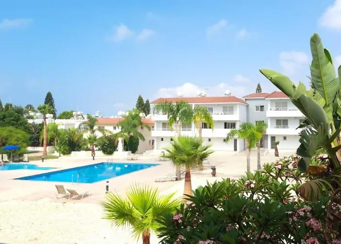 Nissi 3 Pool View Apartment