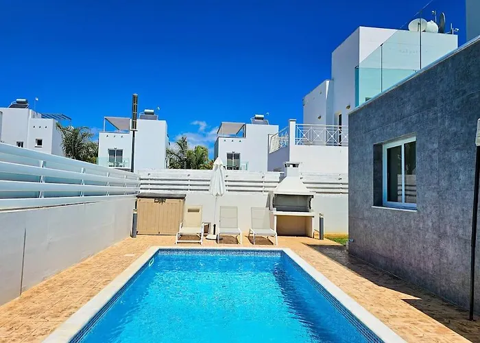 Nissi Beach Villa Holiday