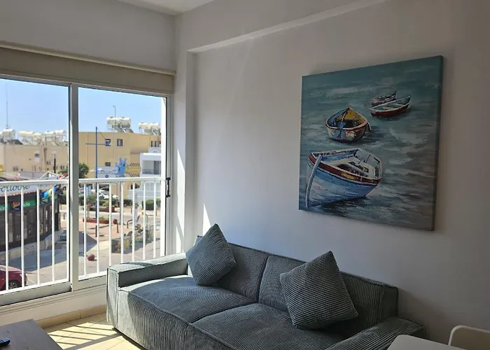 Stay Sunny Honey Apartment