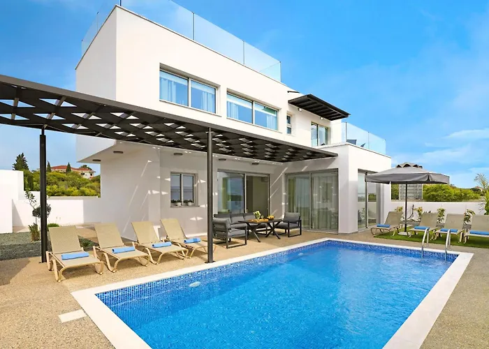 Villa Napa Blu