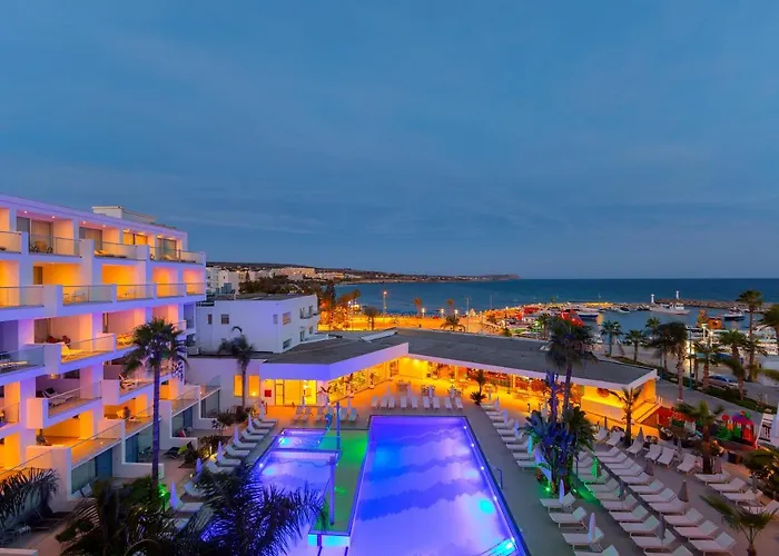 Limanaki Beach Hotel&Suites