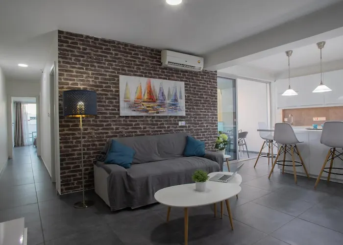 Poseidon Apartment By Michalis