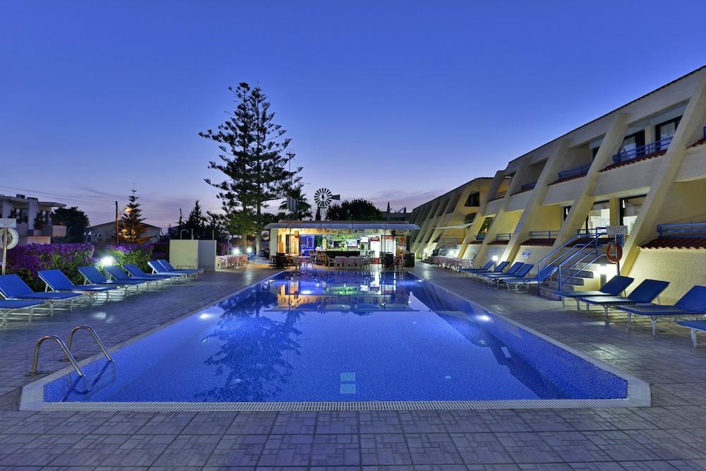 Napa Apts 3*