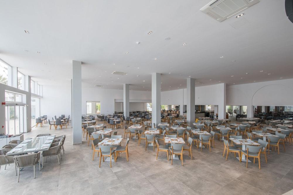 Atlantica Panthea 4* Ayia Napa