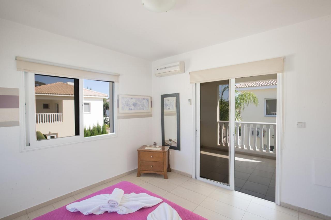 Hara Nissi Villas * Ayia Napa