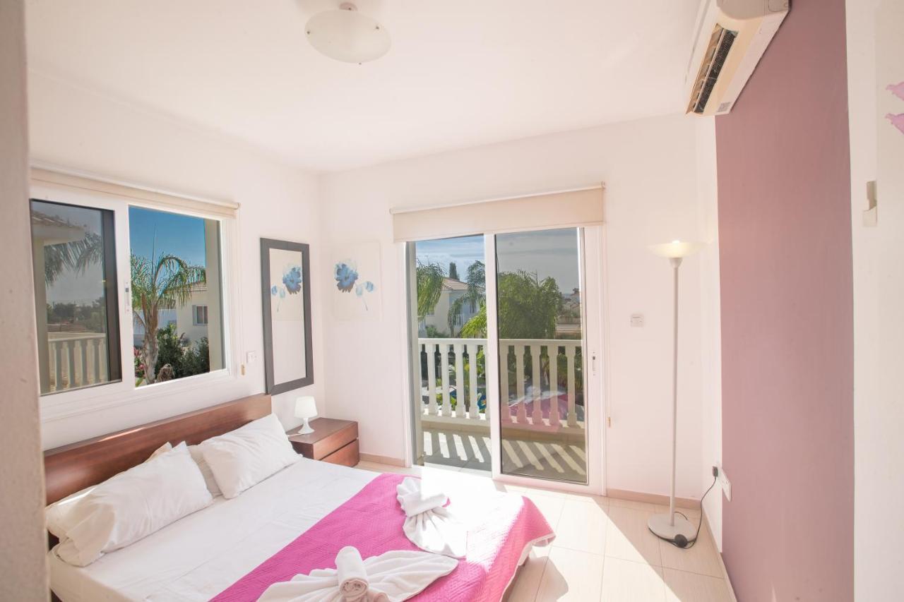 Hara Nissi Villas Ayia Napa