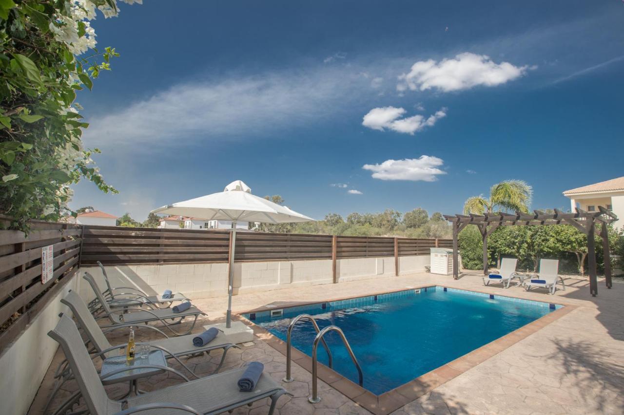 Hara Nissi Villas * Ayia Napa