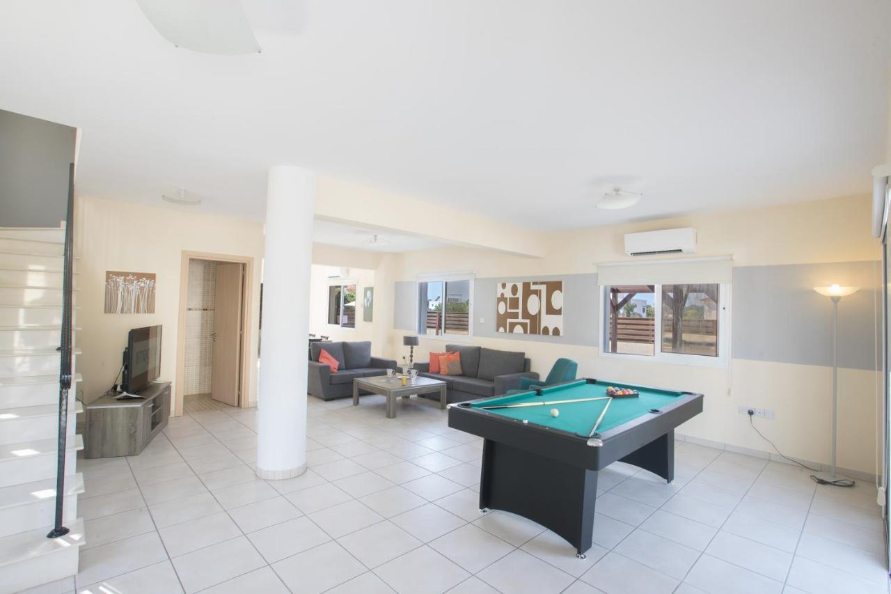 Hara Nissi Villas