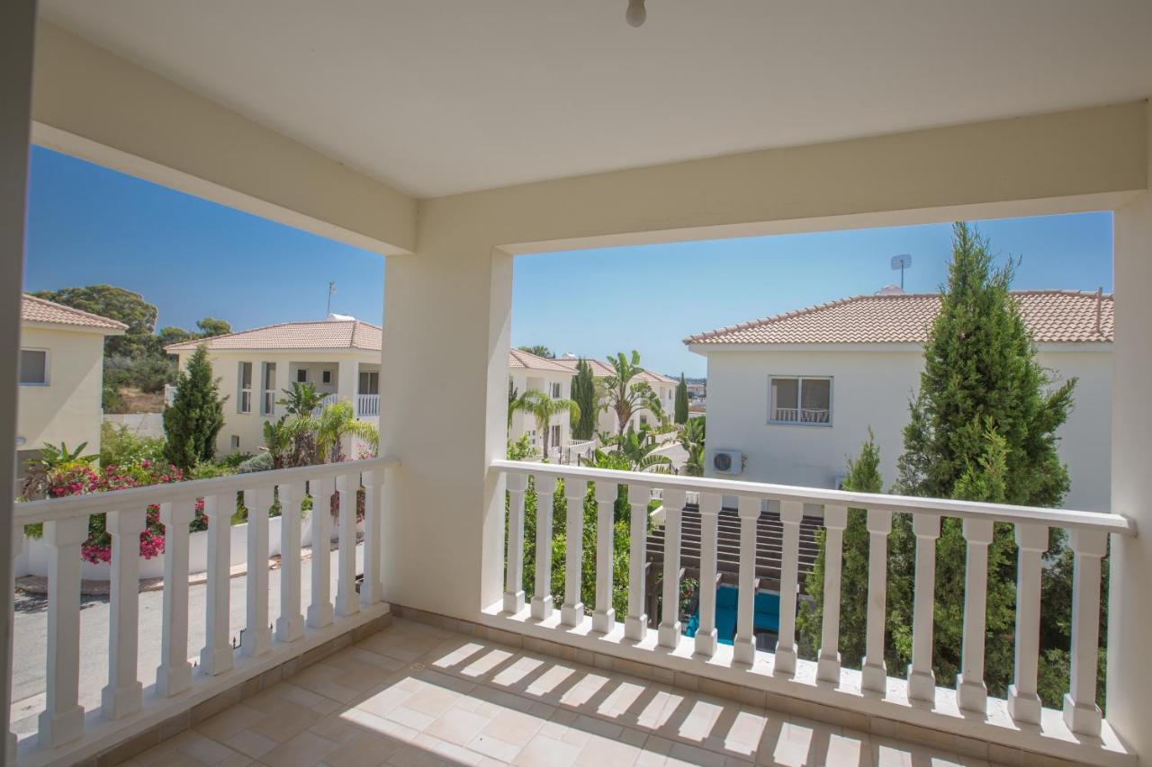 Hara Nissi Villas *