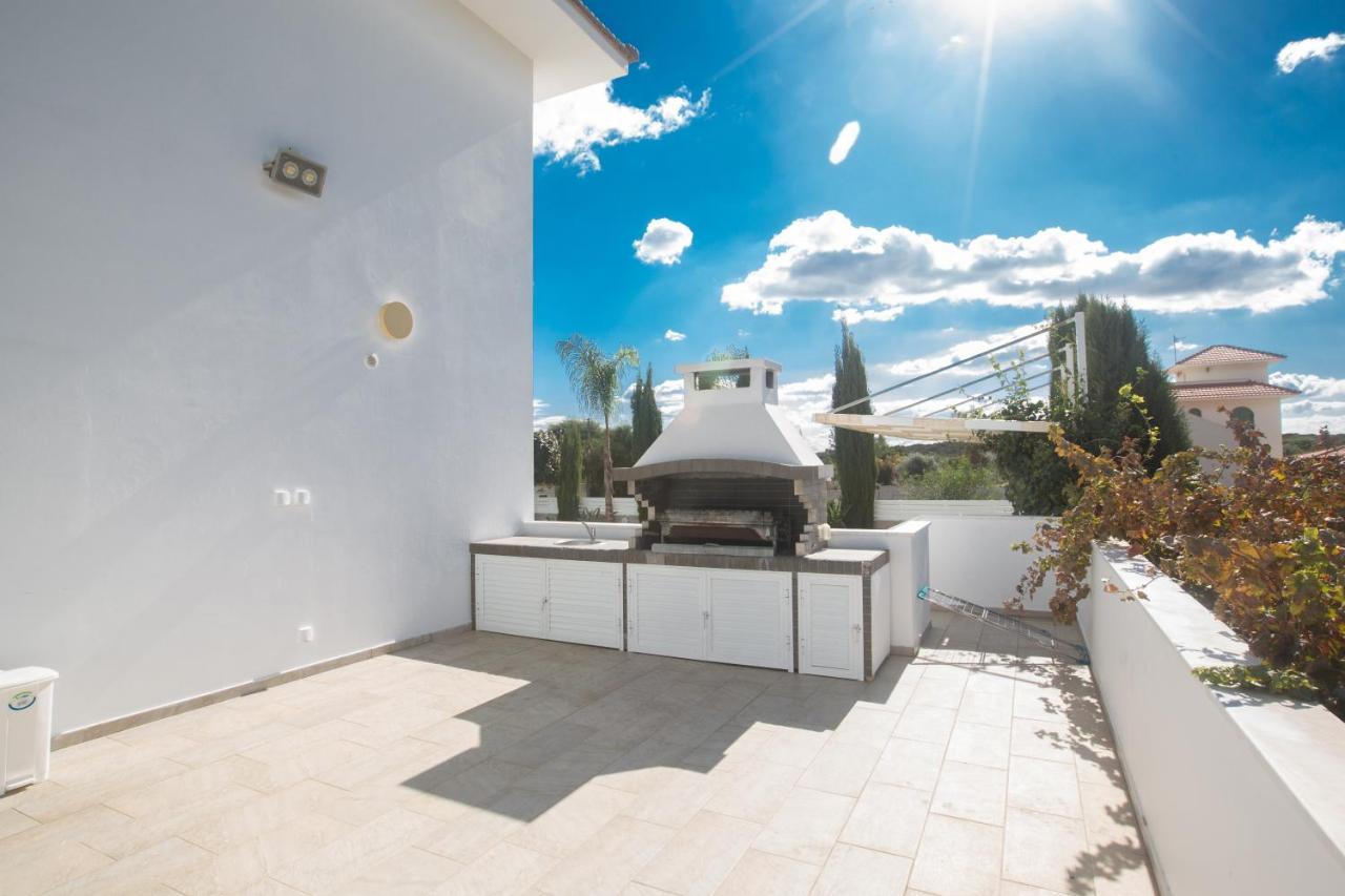 Andriana Villa *