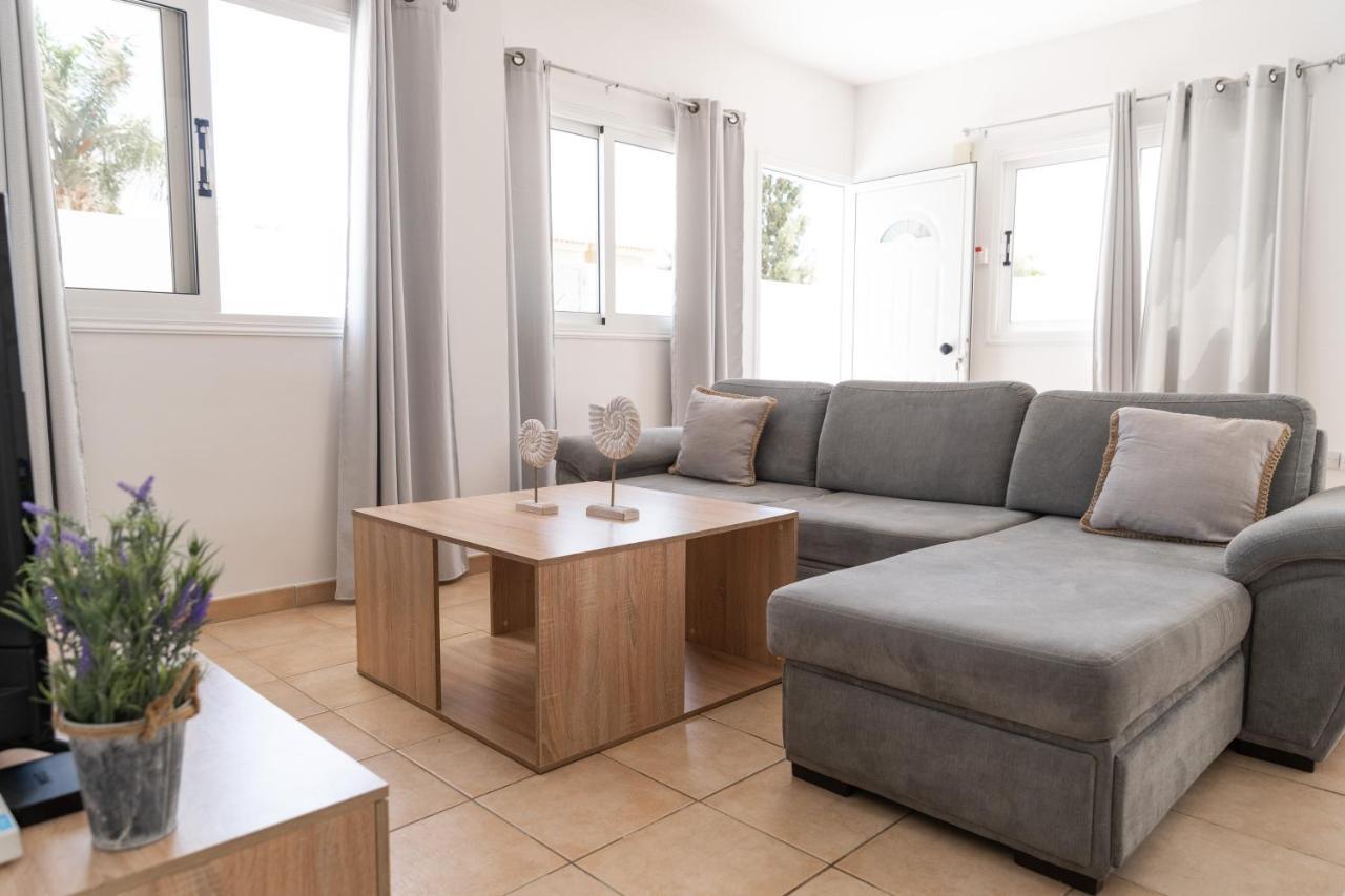 Agia Thekla Ekaterina 4 Bdrm Villa *