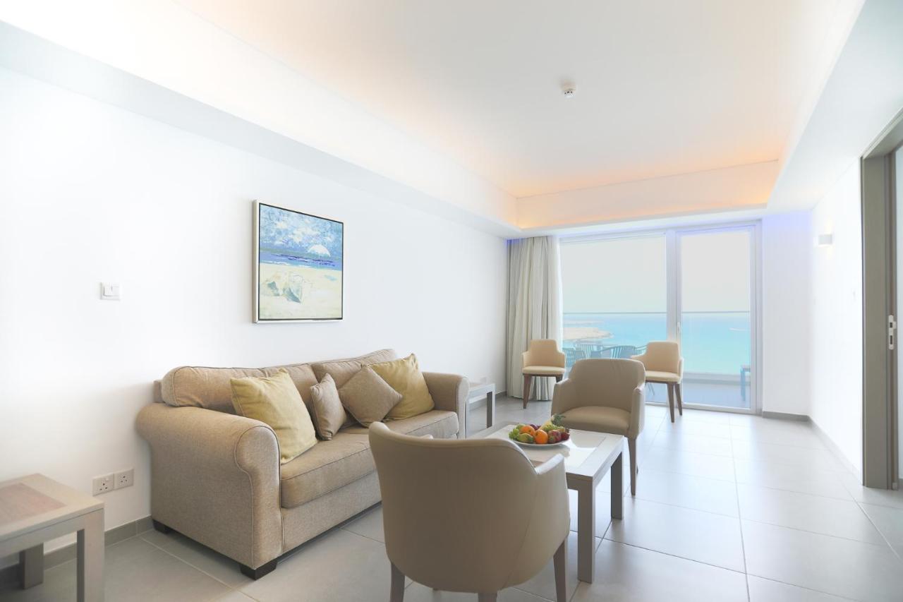 Vassos Nissi & Hotel 4*