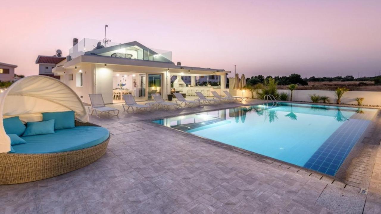Villa Tzialli *